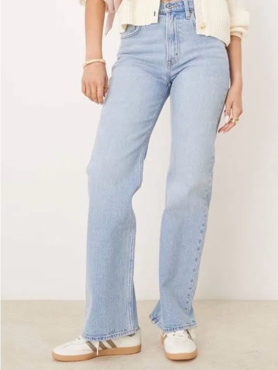 Abercrombie & Fitch Denim - Abercrombie & Fitch 90’s Relaxed High-Rise Curve Love Light Wash Jeans Size 14L